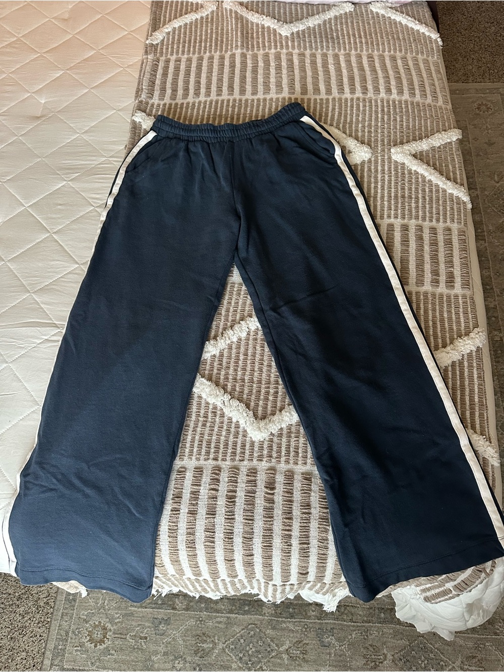 Old Navy Navy Sweatpants with White Side Stripes